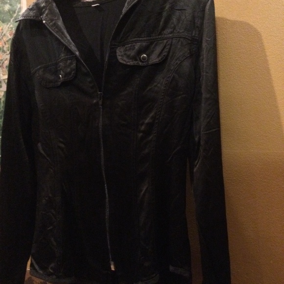 Sexy Guess sz Small black satiny zip up, collared & ribbed shirt - Picture 5 of 11